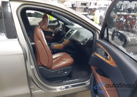 2016 Lincoln Mkx Reserve z USA, uszkodzony, nr VIN 2LMTJ8LP0GBL56233